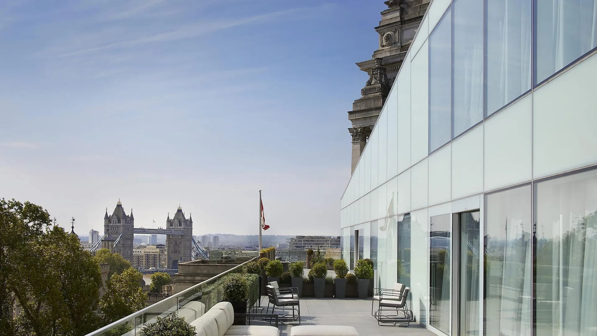 Four Seasons Hotel London At Tower Bridge 5*,