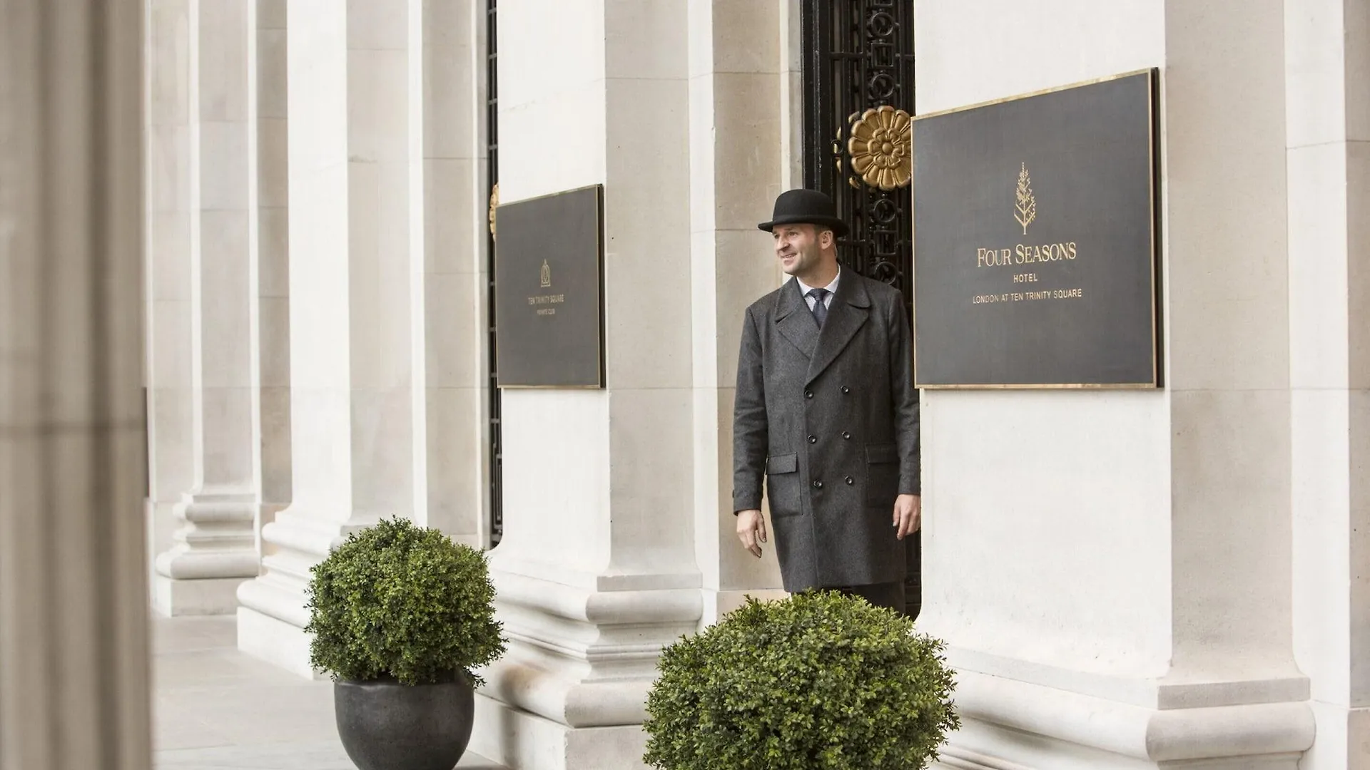 Four Seasons Hotel London At Tower Bridge