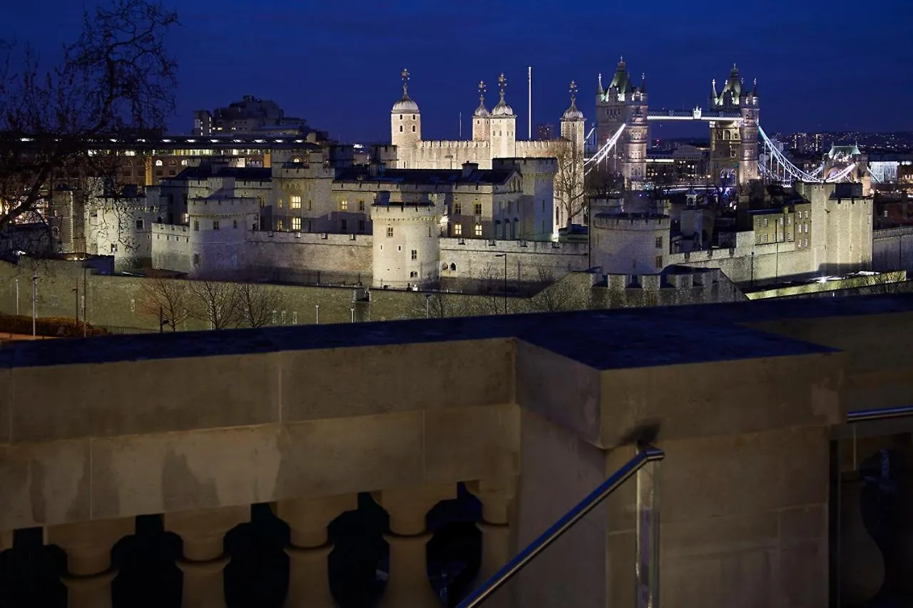 Four Seasons Hotel London At Tower Bridge