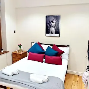 Séjour chez l'habitant White's Row Resident