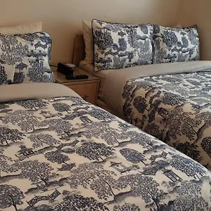 Luxury 3 Bedroom Flat 1min Walk From Underground, With Free Parking Sleeps X10 Londres