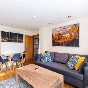 Tower Bridge 2br For 6 With Terrace , Londres Reino Unido