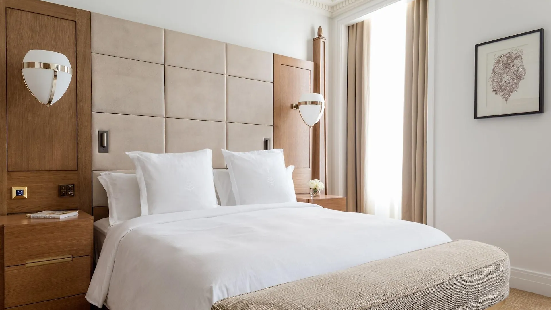Four Seasons Hotel London At Tower Bridge