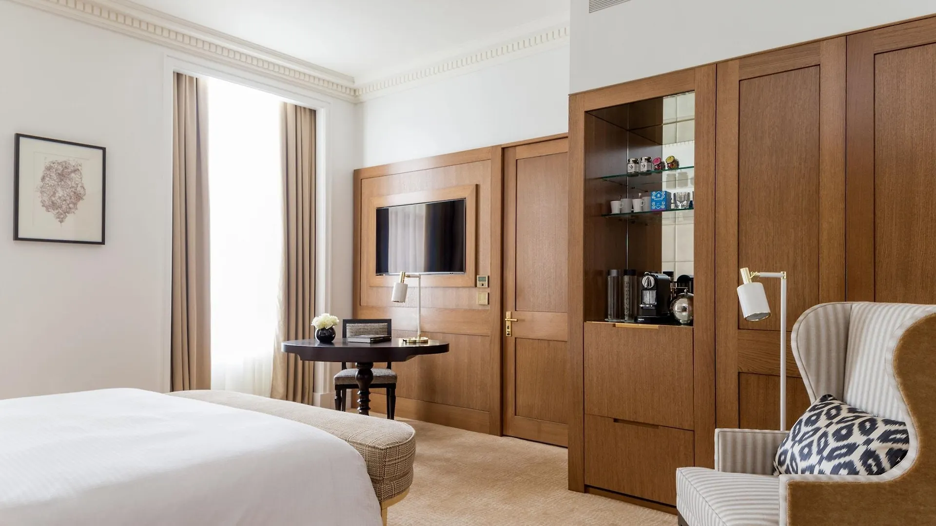 Four Seasons Hotel London At Tower Bridge