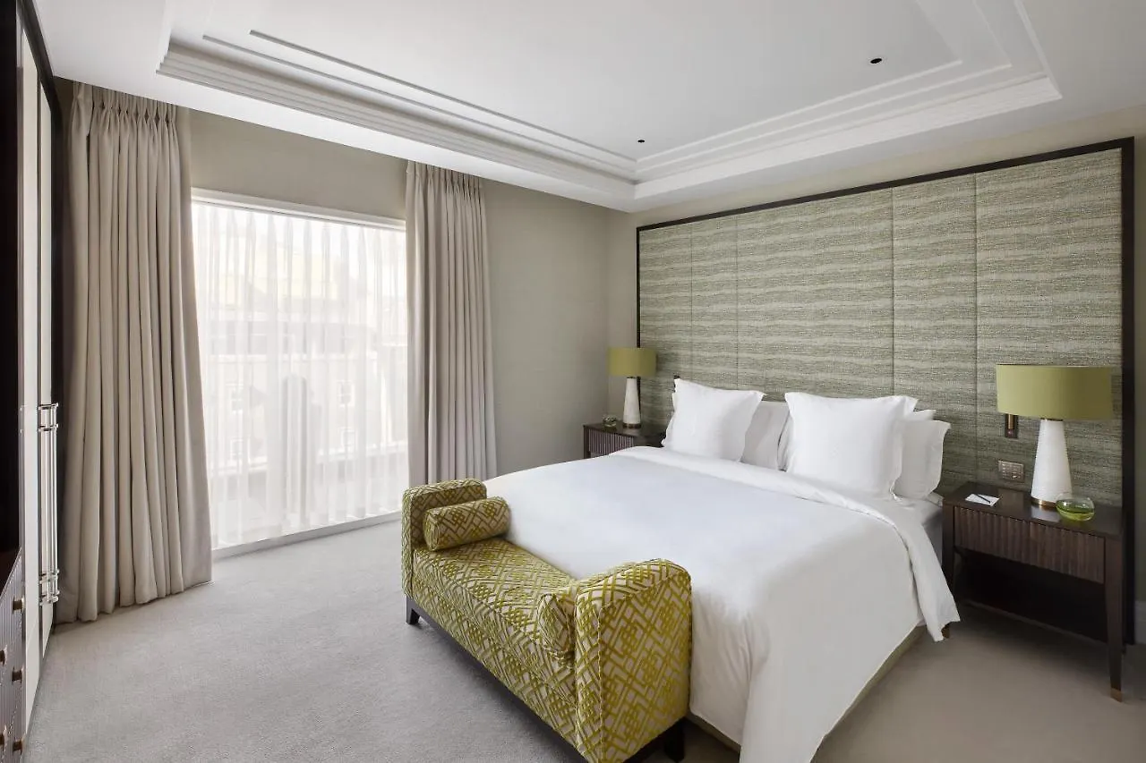 Four Seasons Hotel London At Tower Bridge