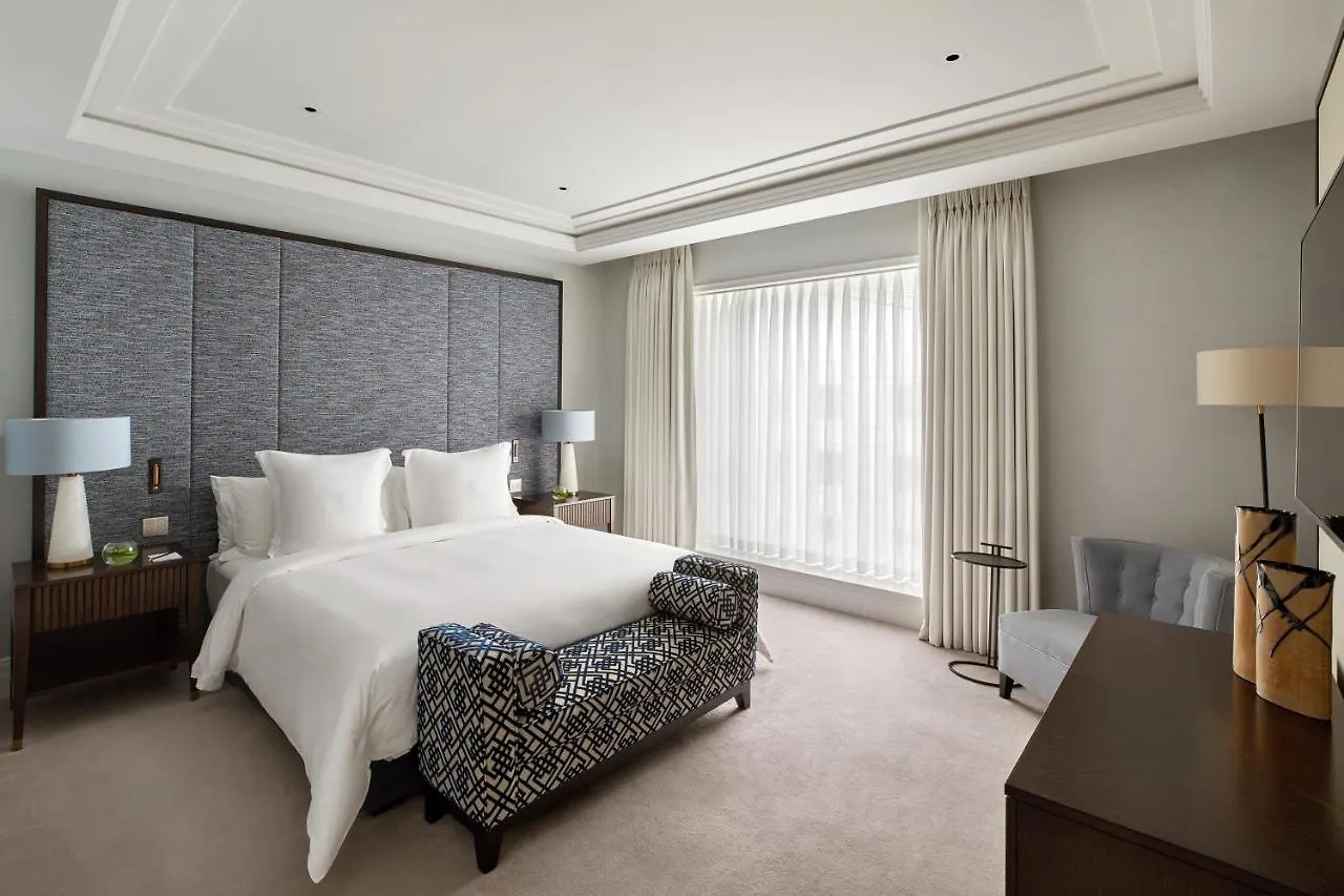 Four Seasons Hotel London At Tower Bridge 5*,